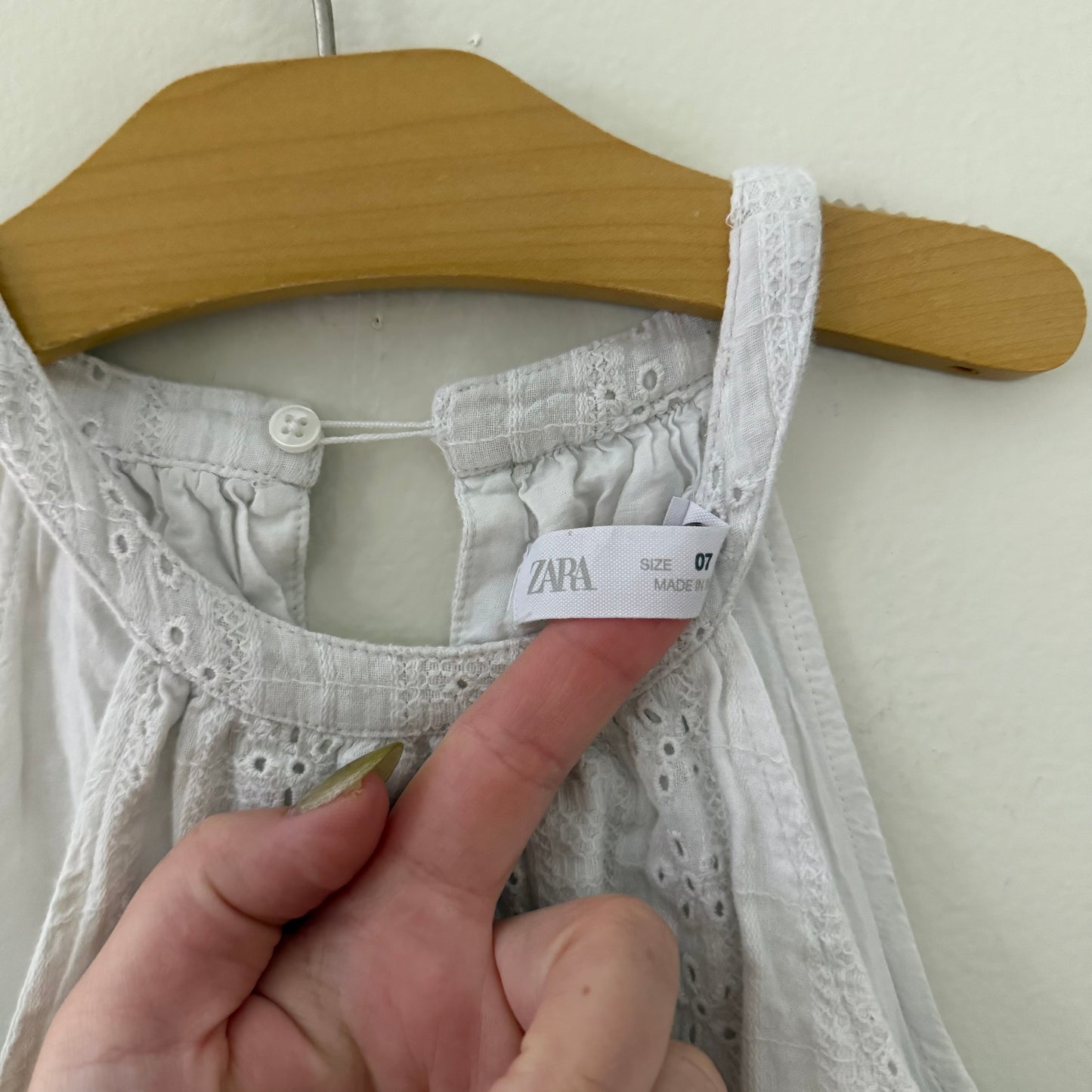 Size 7 | Zara eyelet dress