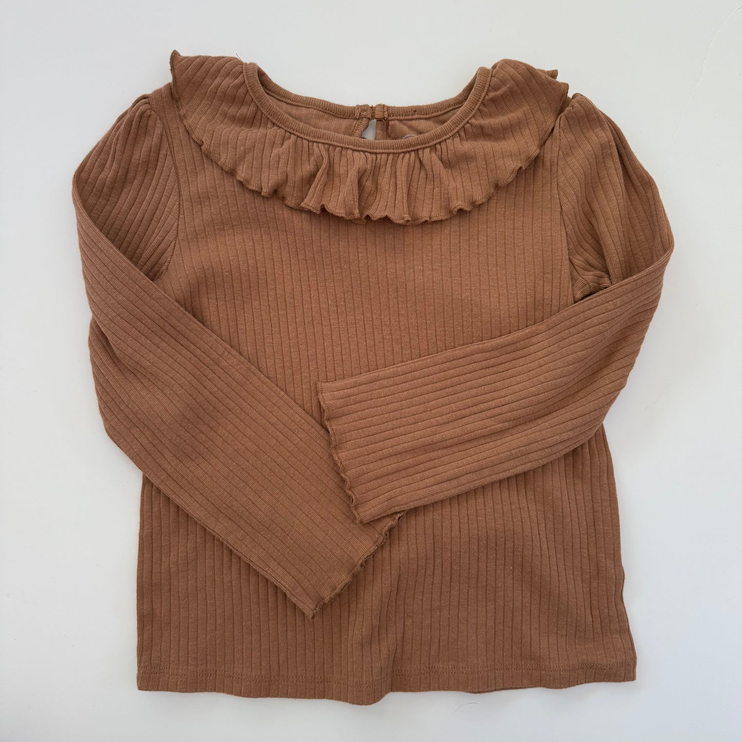 Size 5T | Ribbed ruffle neck long sleeve