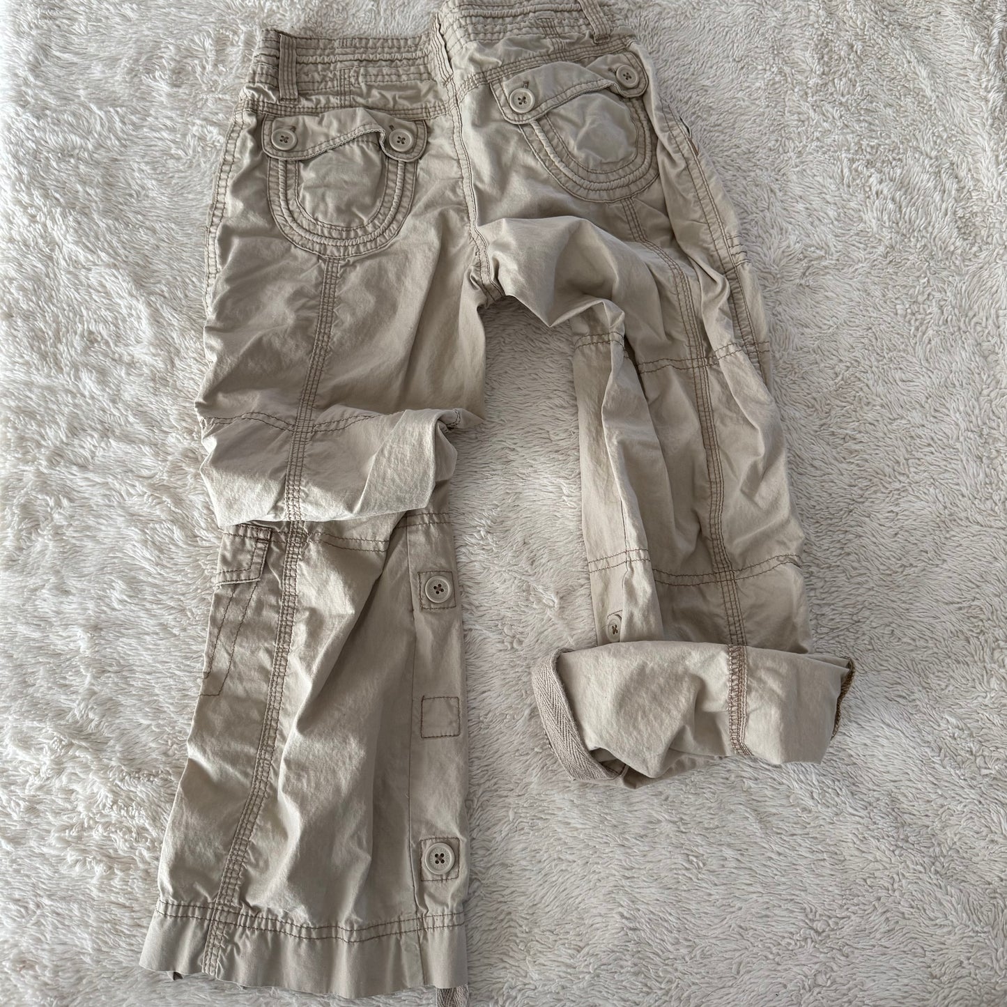 Size 7 | Vintage Y2K cargo pants/capris