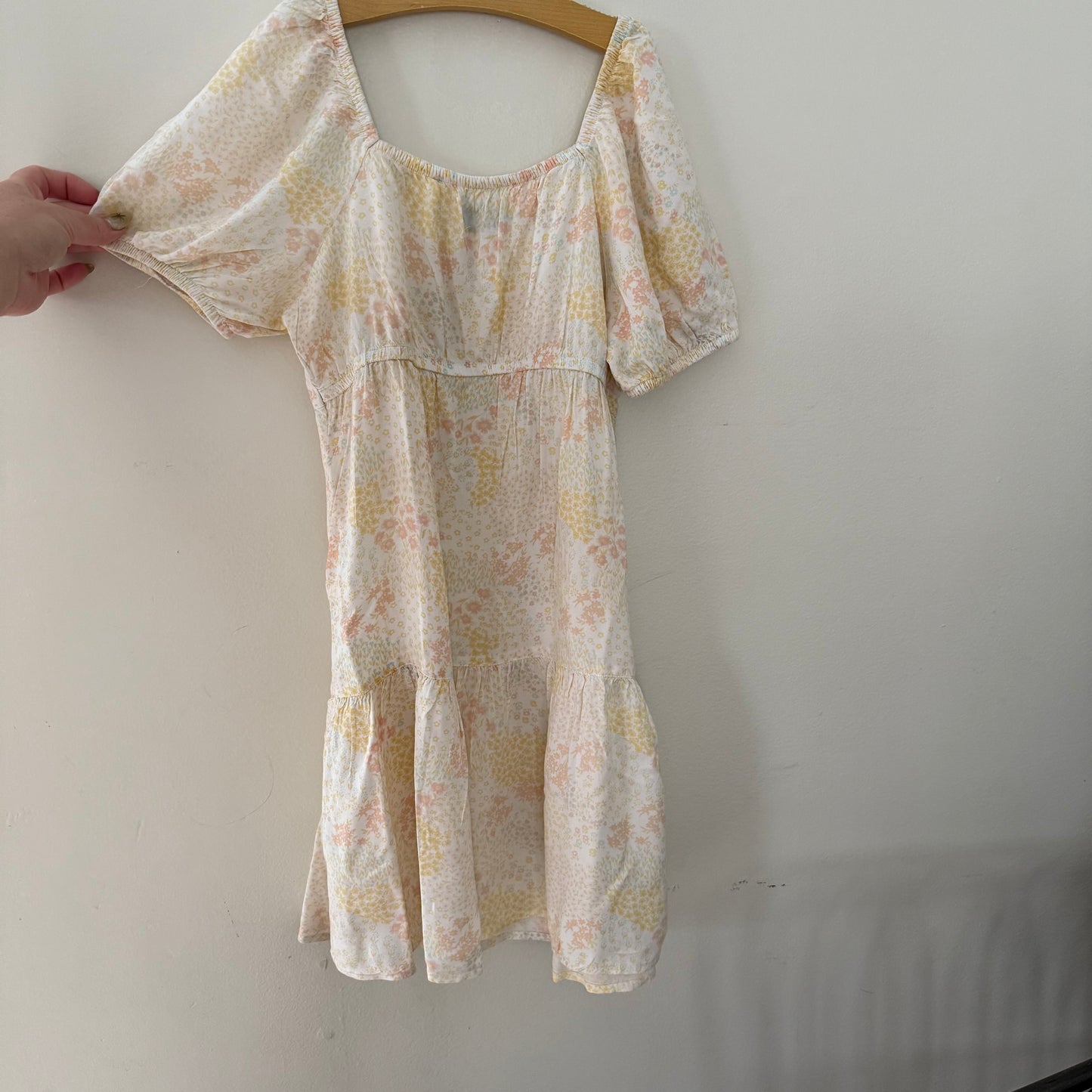 Size 10/12 | Floral puff sleeve dress