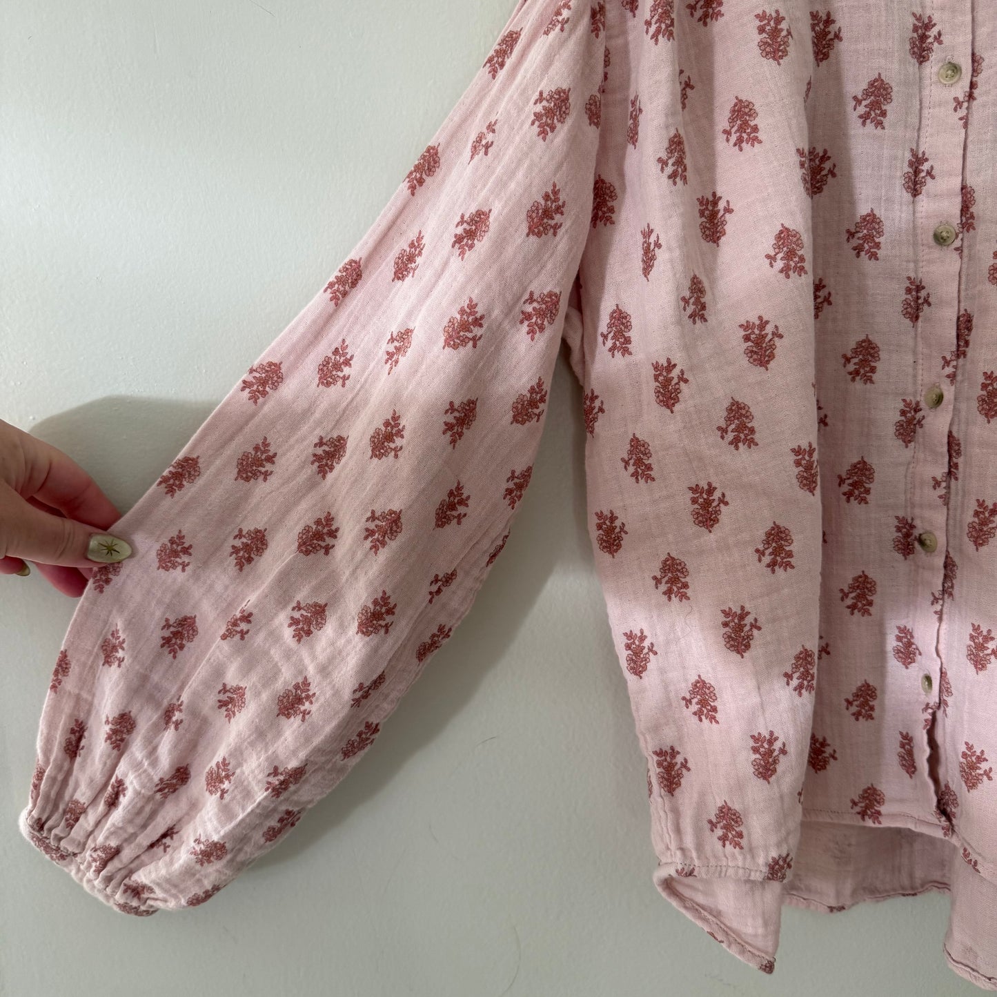 Size 10/12 | Long sleeve textured blouse