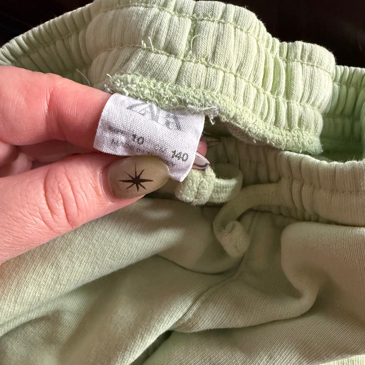 Size 10 | Zara melon green shorts