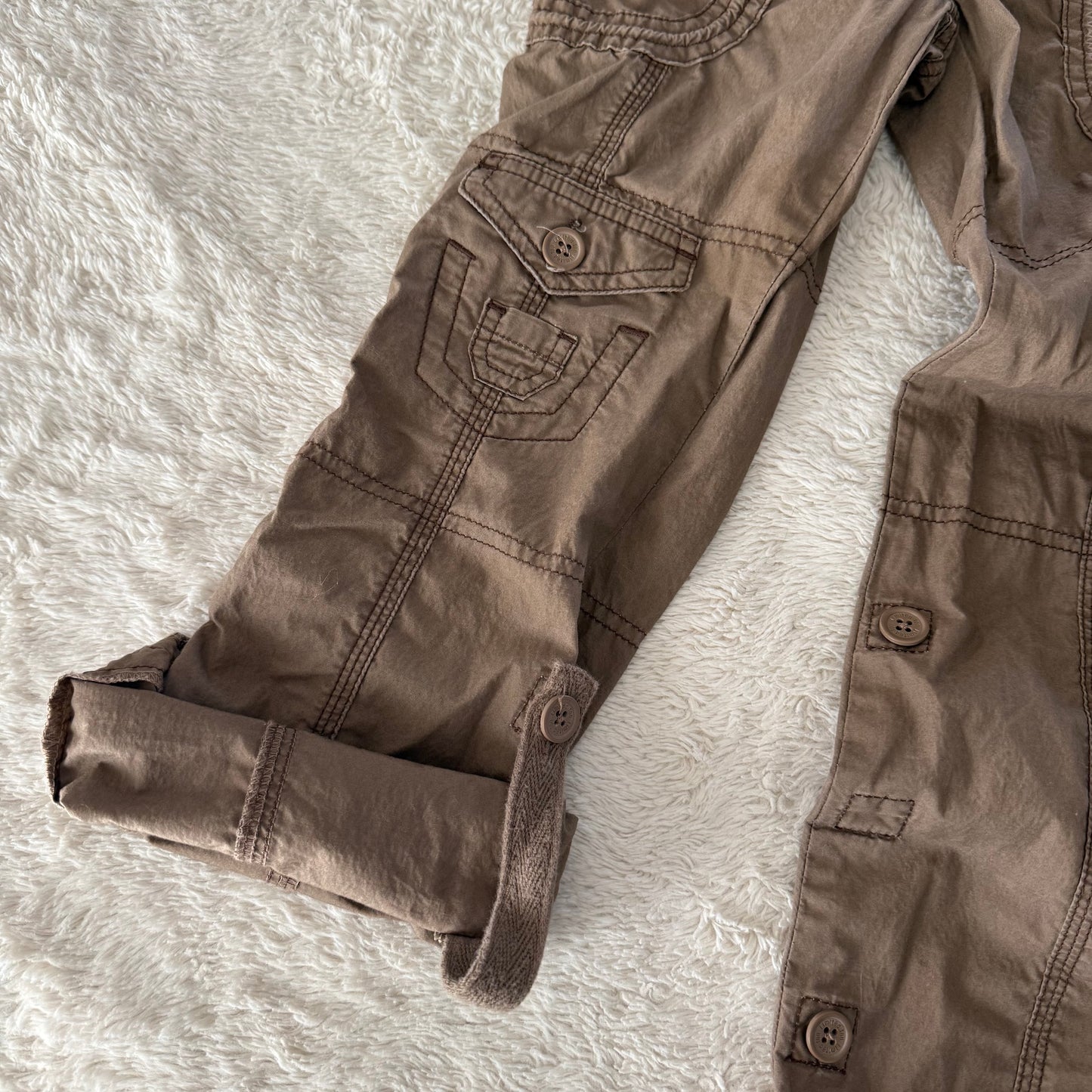 Size 7 | Vintage Y2K cargo adjustable capris/pants