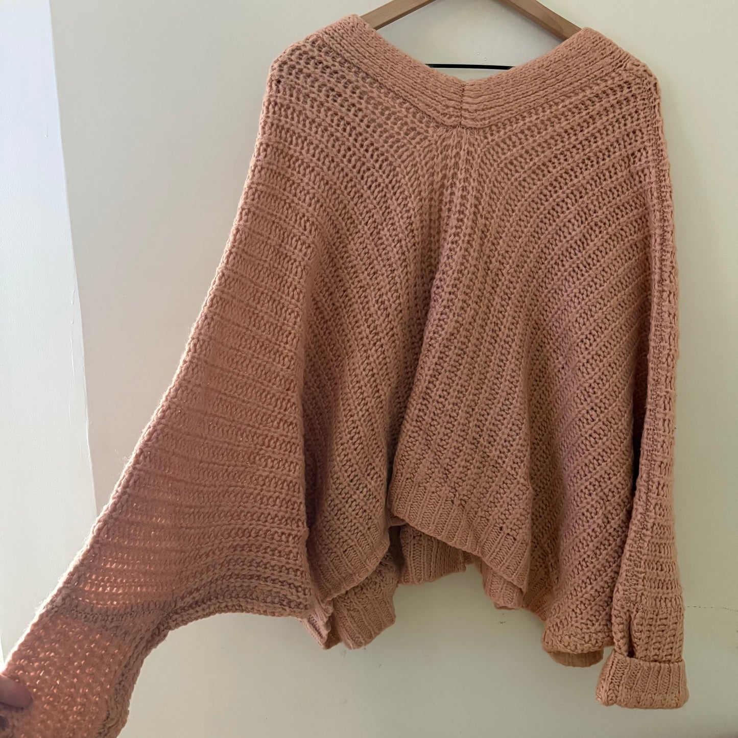 Size large | Oversized slouchy dusty pink knit