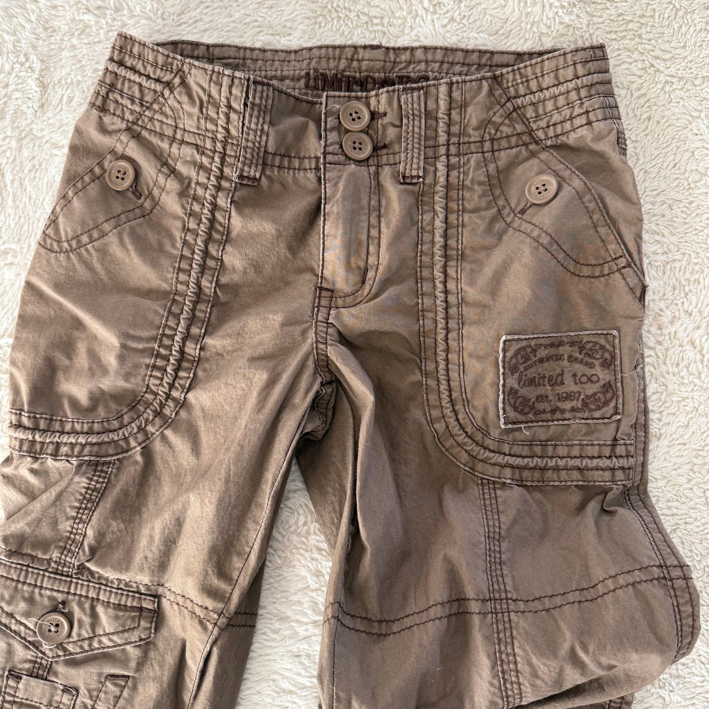 Size 7 | Vintage Y2K cargo adjustable capris/pants