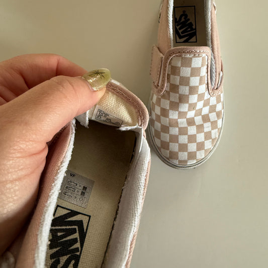 Size 10 | Pink checkerboard vans