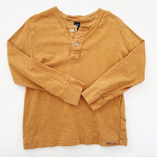 Size 4T | BabyGap three button henley