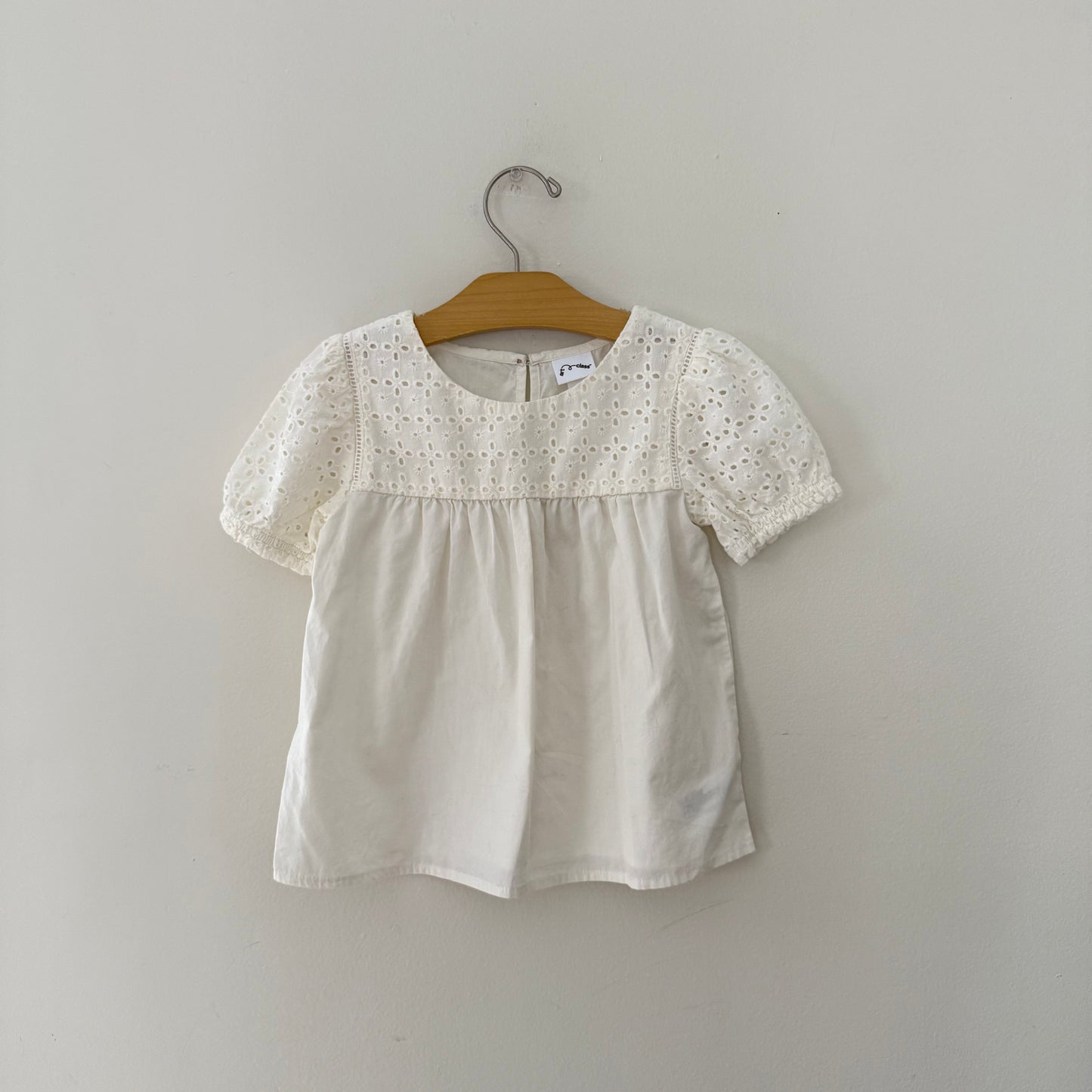 Size 5T | Embroidered eyelet top