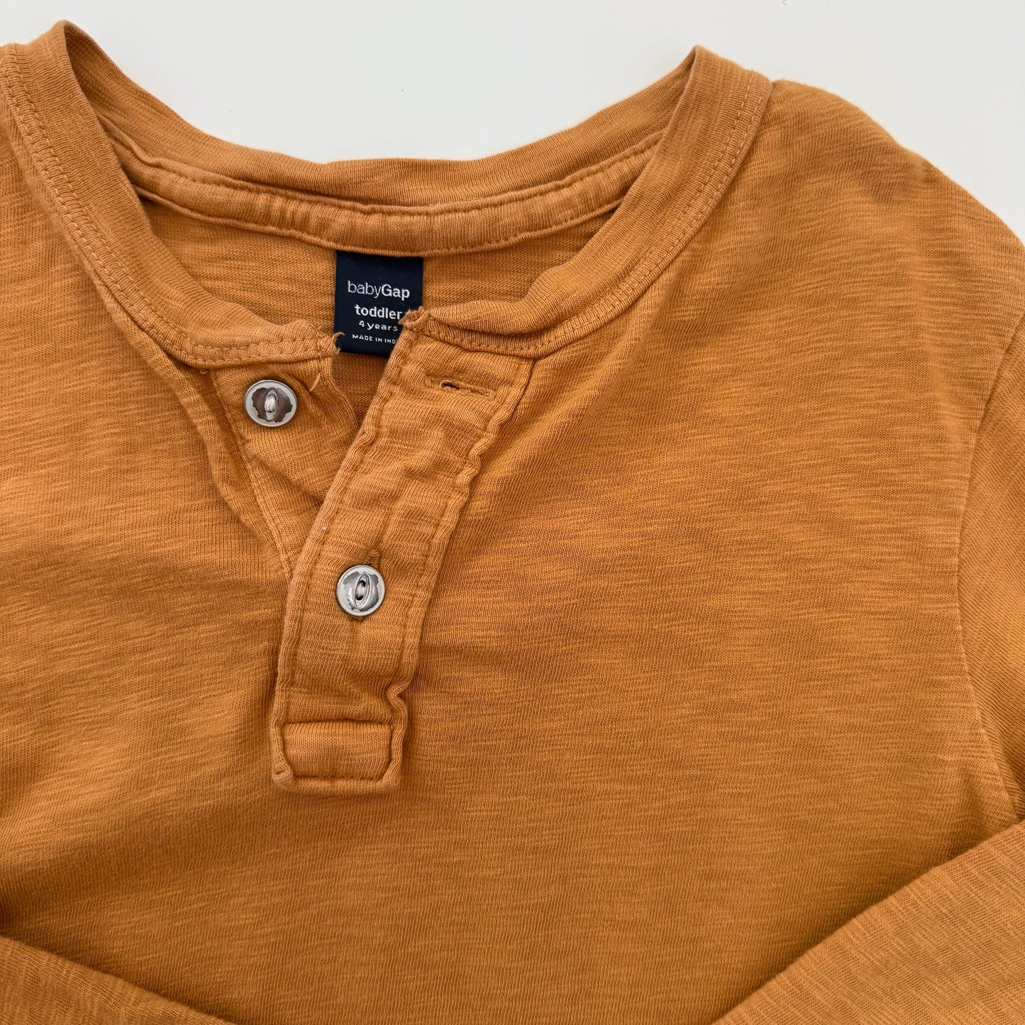 Size 4T | BabyGap three button henley