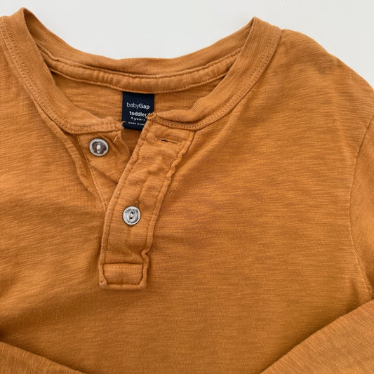 Size 4T | BabyGap three button henley