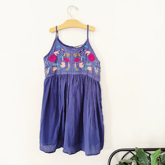 Size 10/12 | Girls embroidered dress