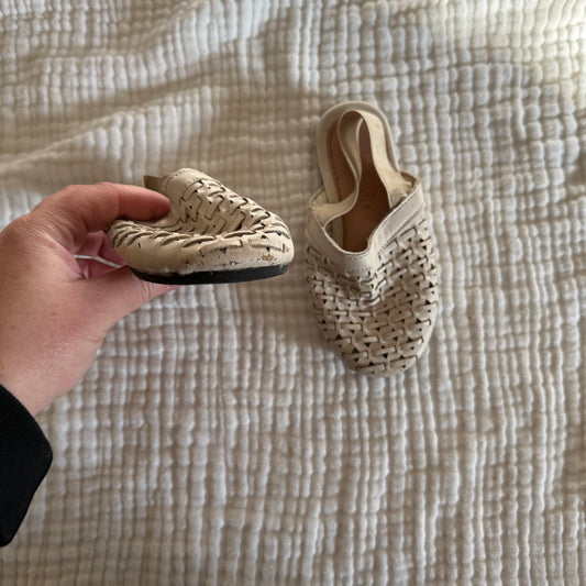 Size 9/10 | Woven mules