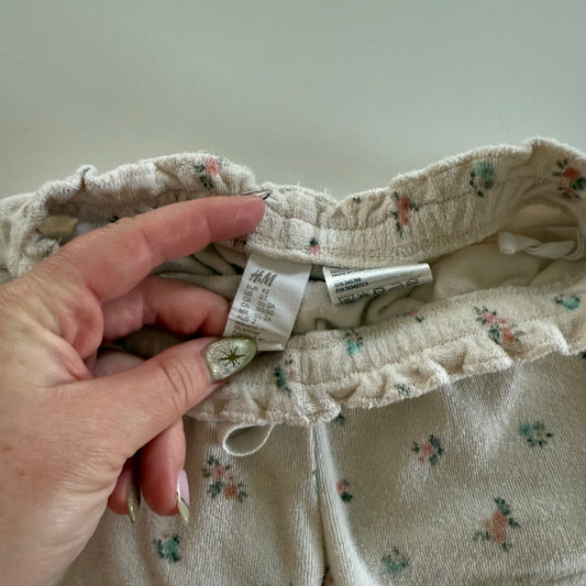 Size 2T | Terry cloth floral shorts