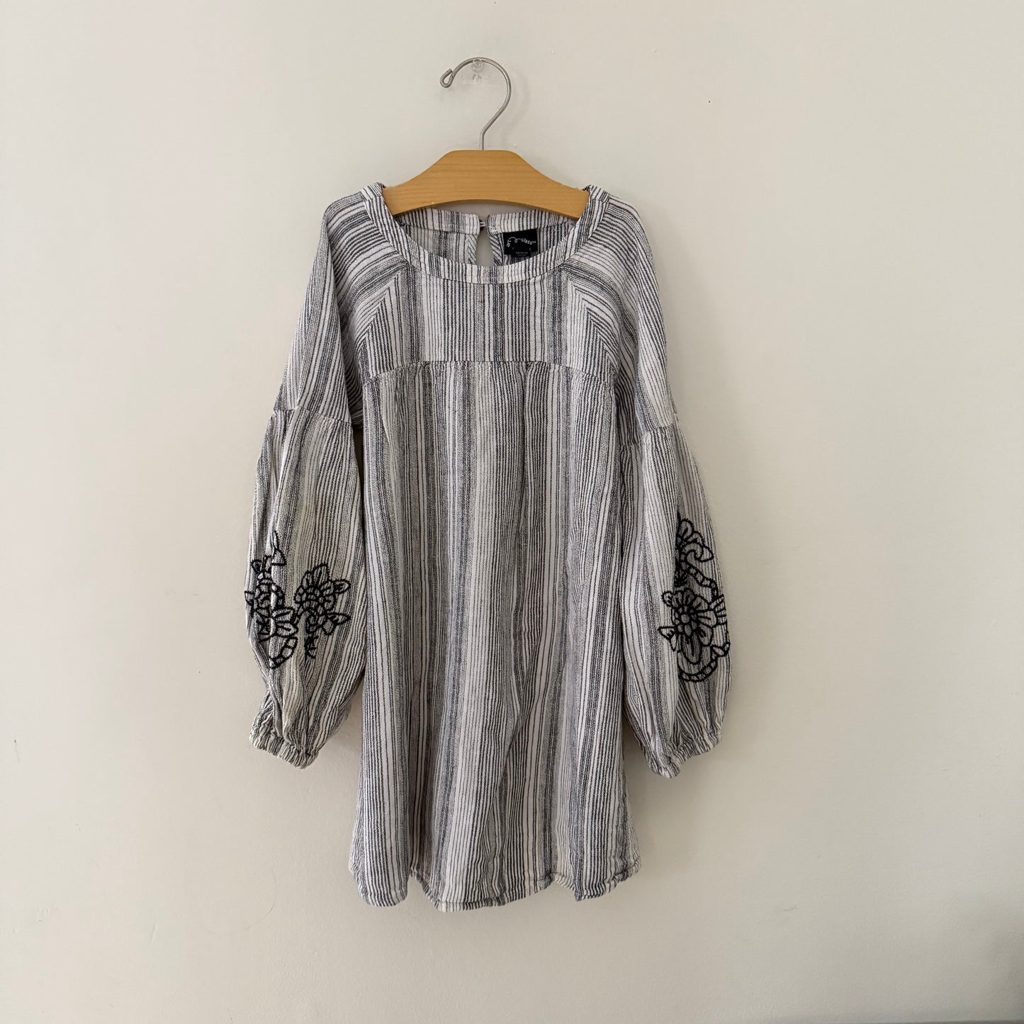 Size 5T | Floral embroidered dress