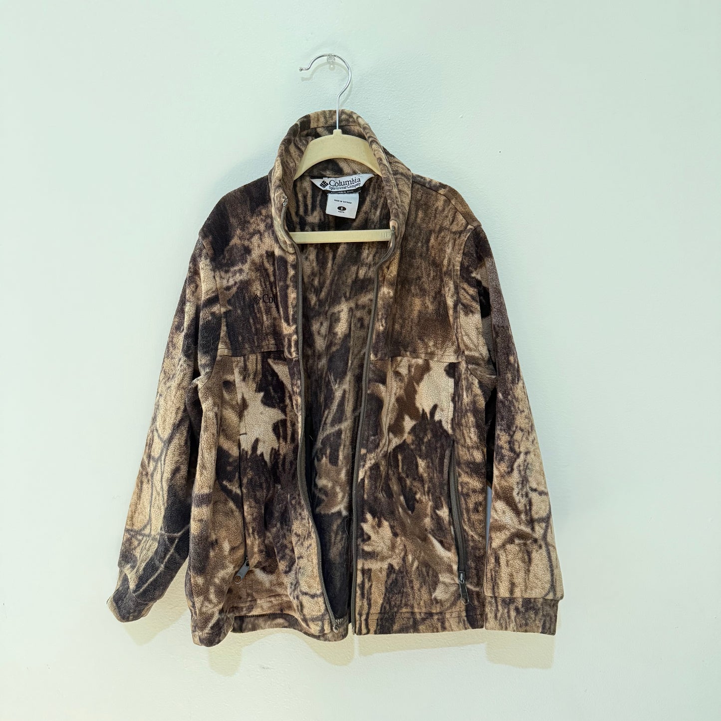 Size 8 | Camo Columbia fleece zip up