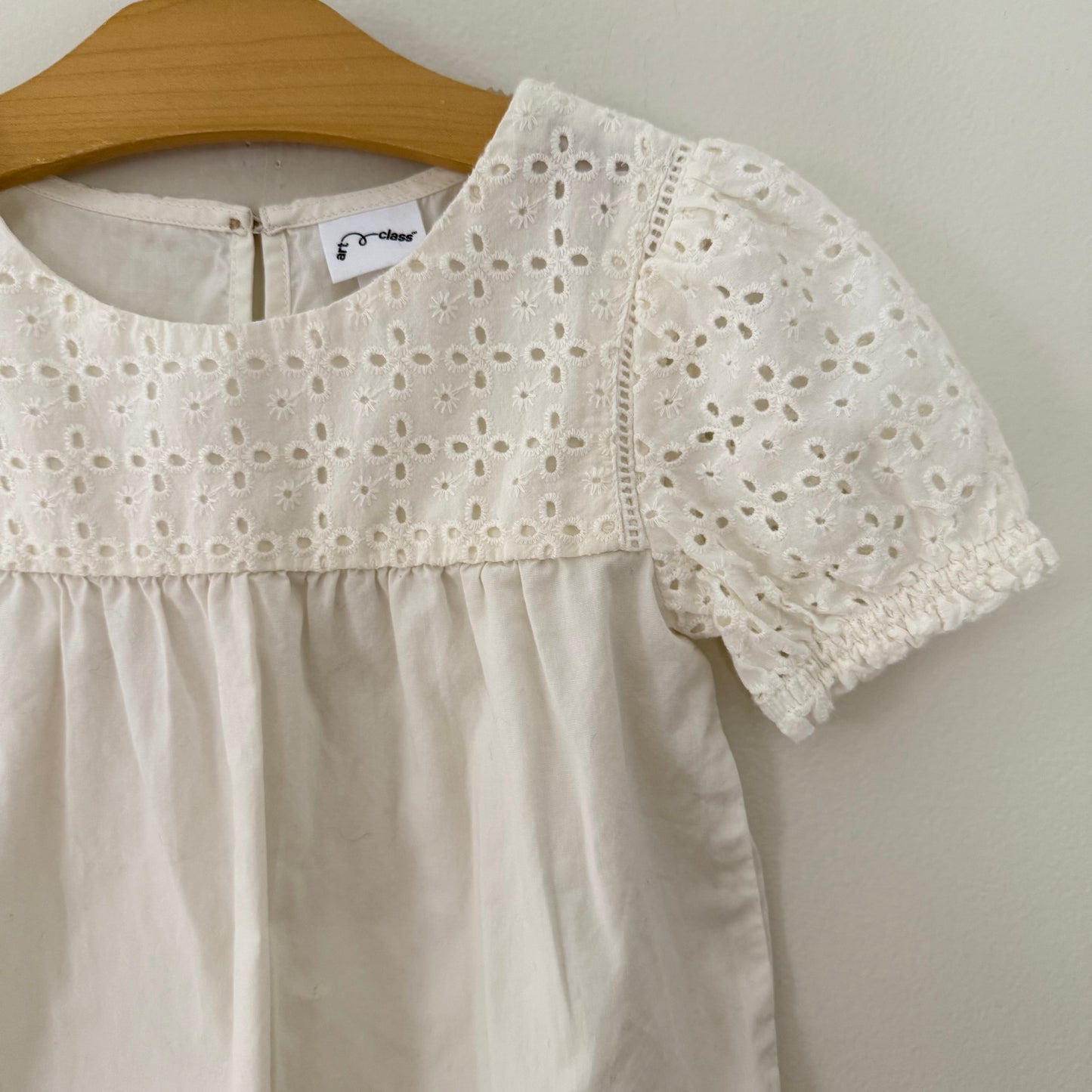 Size 5T | Embroidered eyelet top