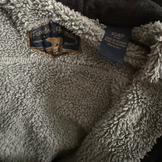 Size 5/6 | Sherpa lined plaid shacket