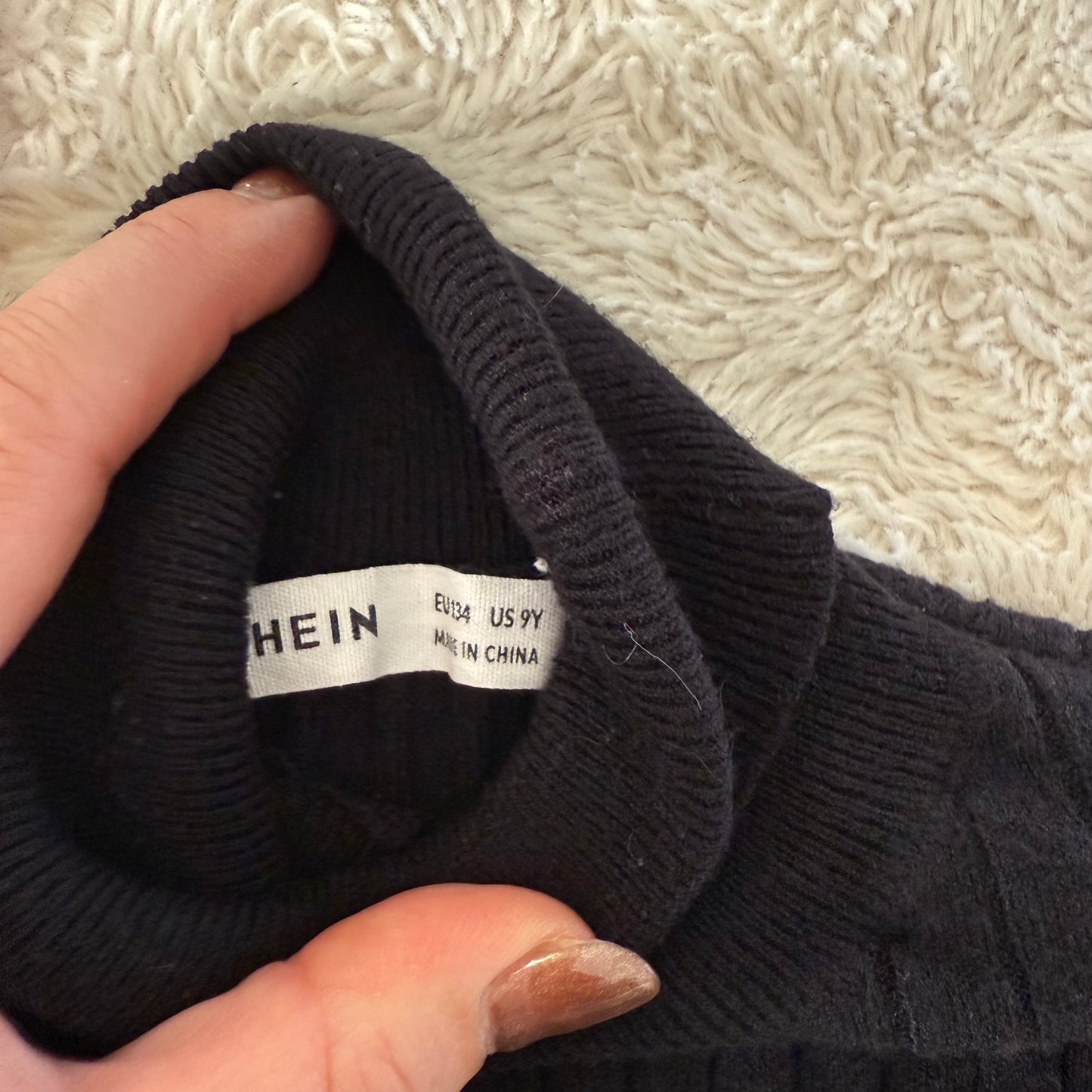 Size 5/6 | Black ribbed turtleneck