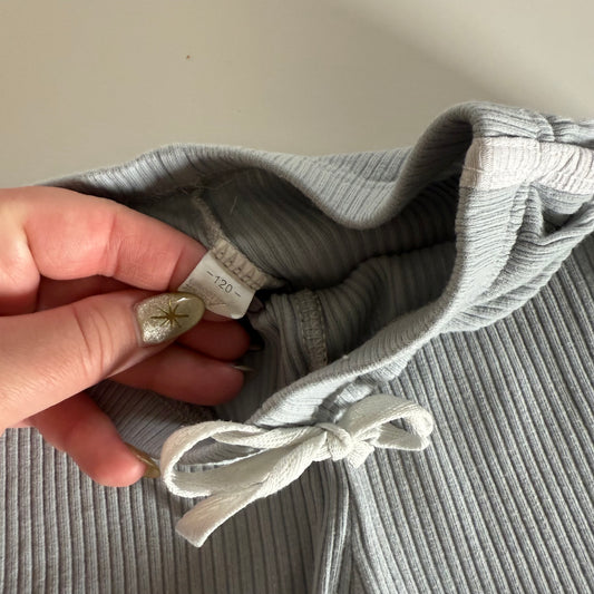 Size 4/5 | Ribbed track shorts