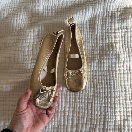 Size 11/11.5 | Zara gold bow ballet flats