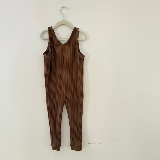 Size 4T | Ribbed knit bodysuit