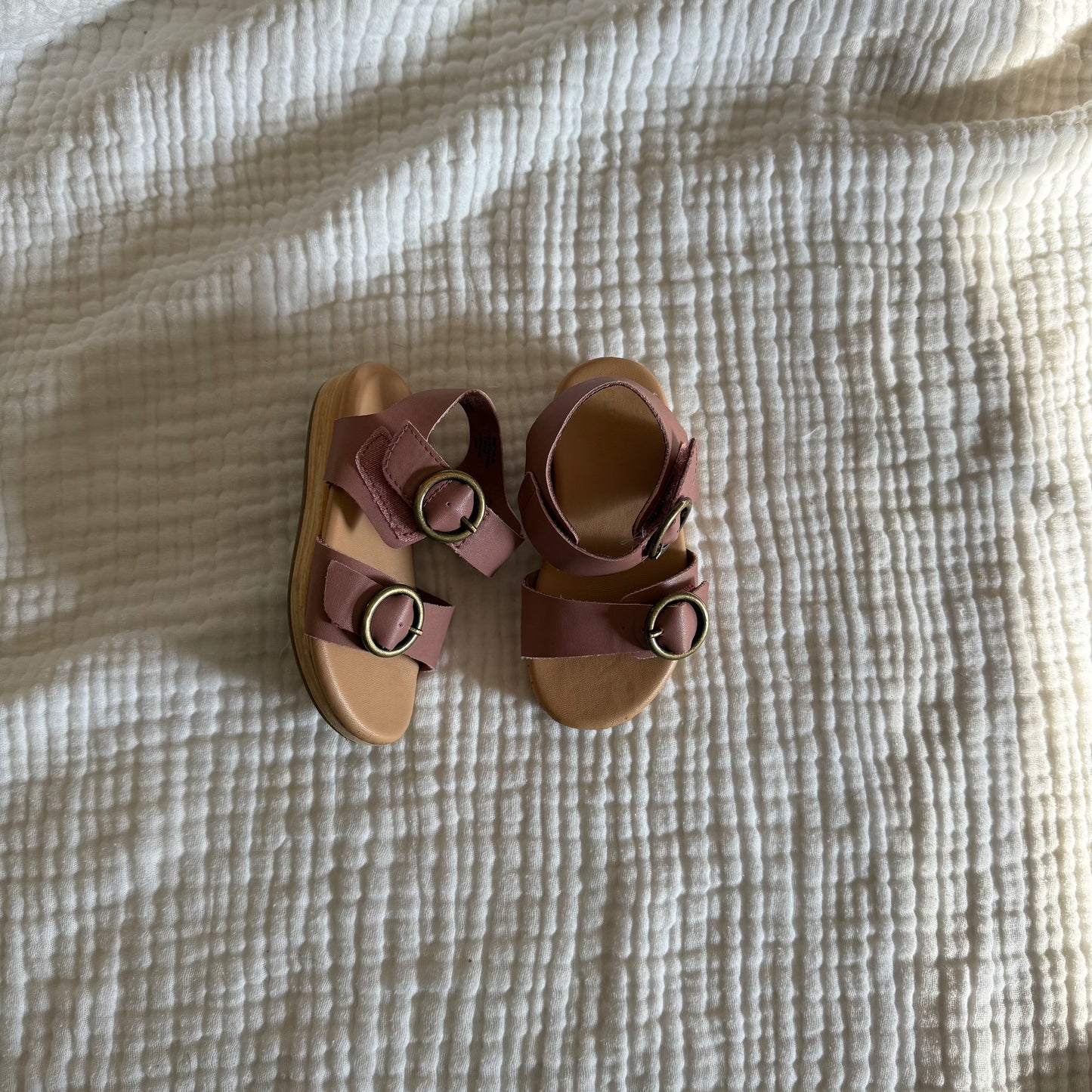 Size 7 | Old Navy blush wedge sandal