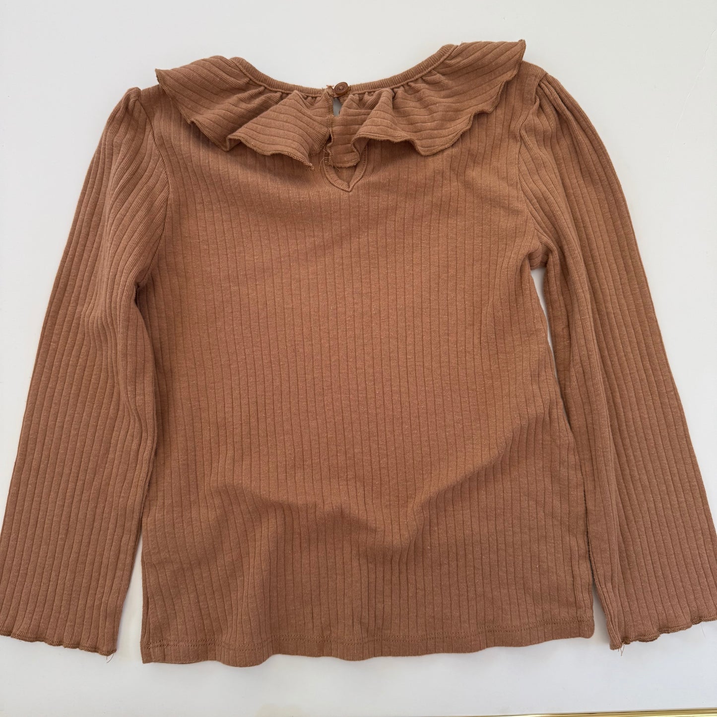 Size 5T | Ribbed ruffle neck long sleeve