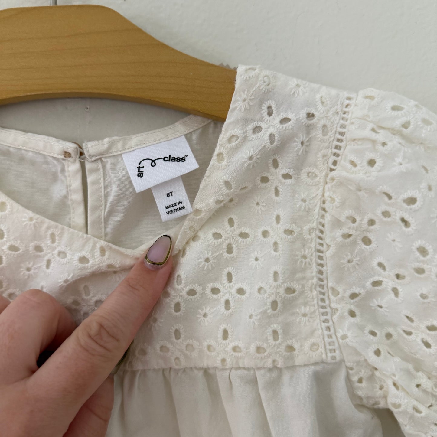Size 5T | Embroidered eyelet top