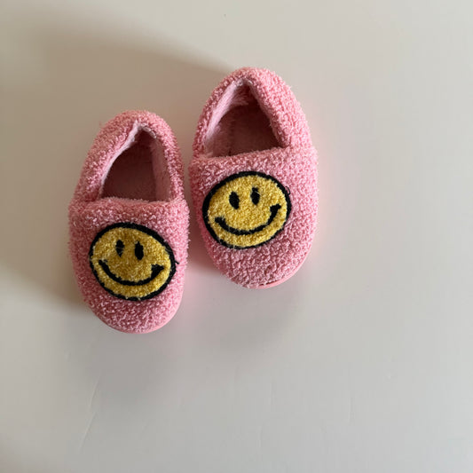 Size 9/10 | Smiley slippers