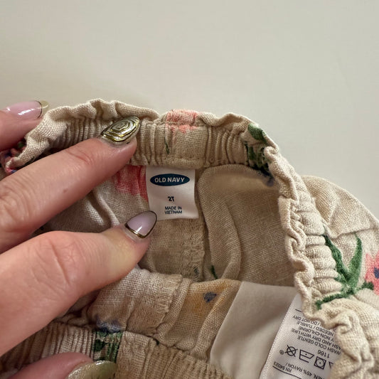 Size 2T | Floral drawstring shorts