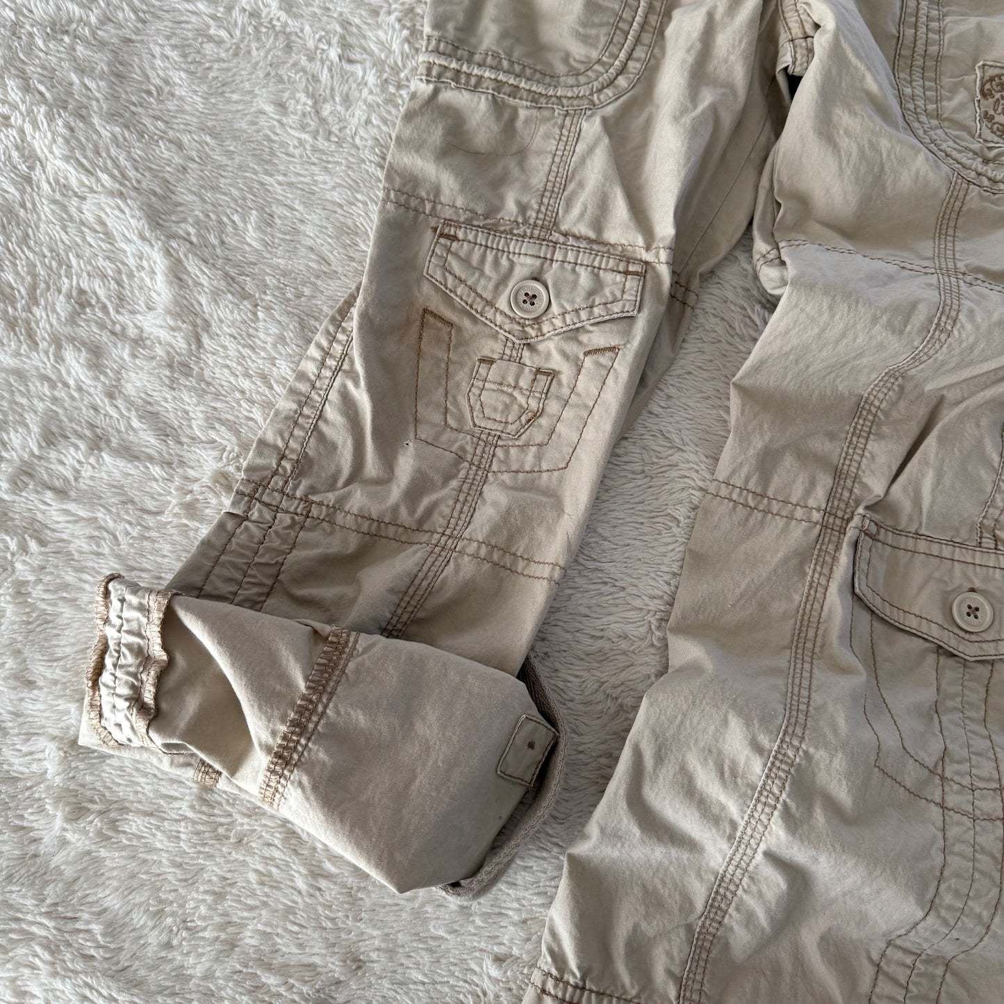 Size 7 | Vintage Y2K cargo pants/capris
