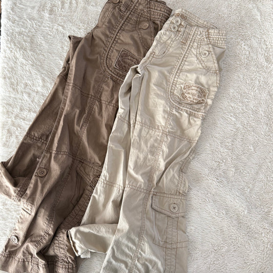 Size 7 | Vintage Y2K cargo adjustable capris/pants