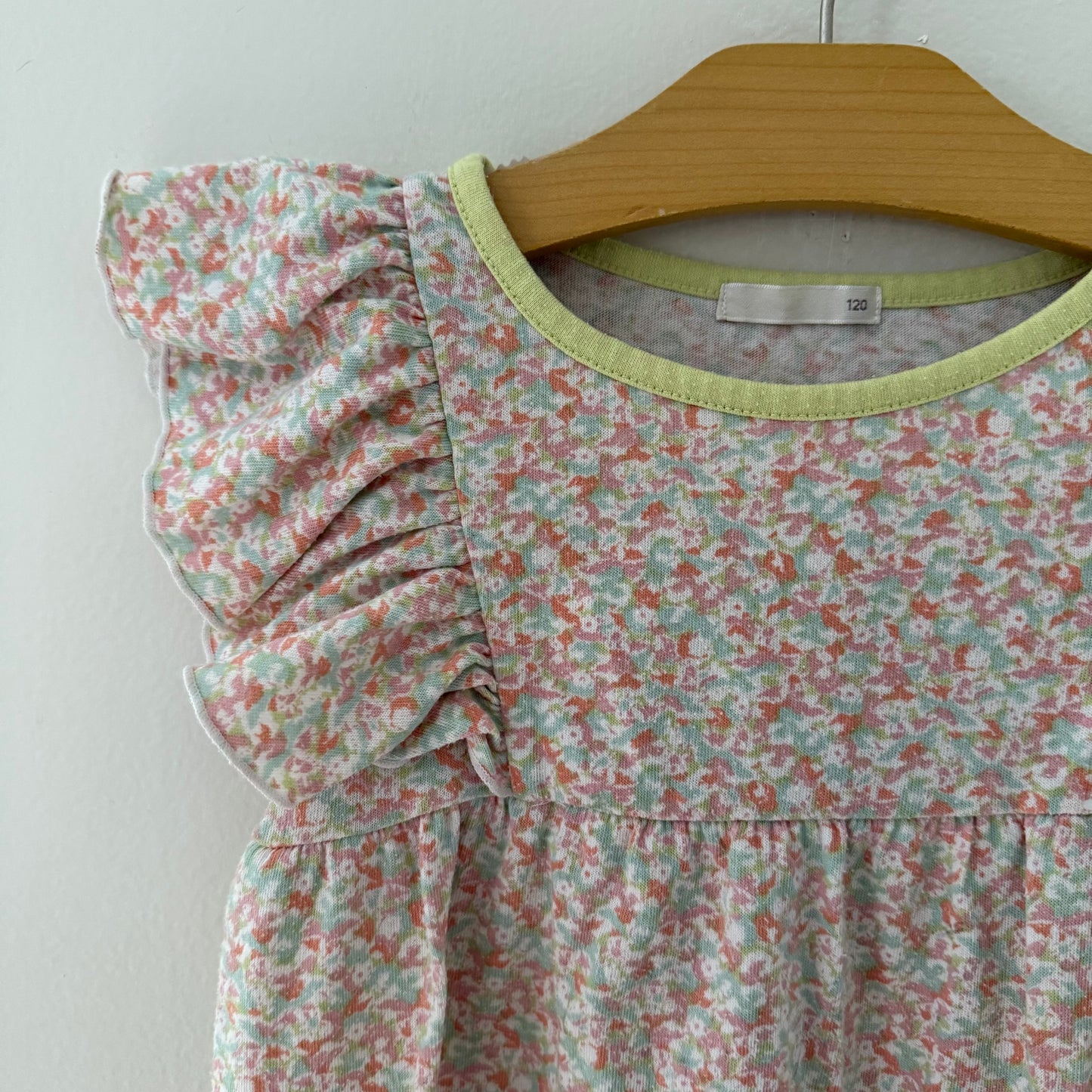 Size 5T | Floral flutter sleeve tunic