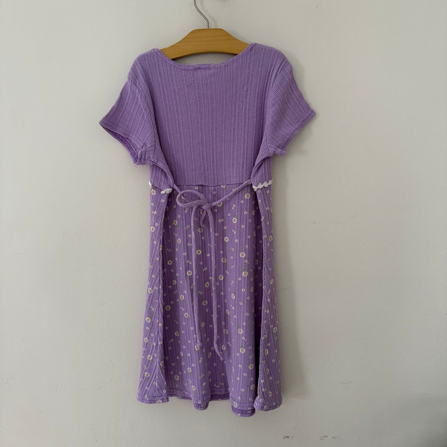 Size 6/7 | Vintage Daisy print dress