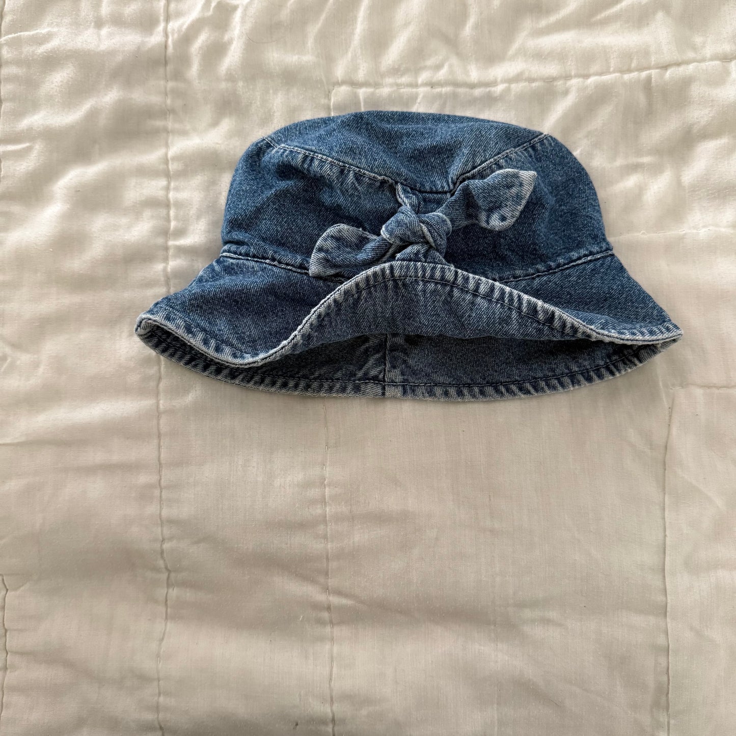 Size 6-12 months | Vintage BabyGap denim bow detail hat