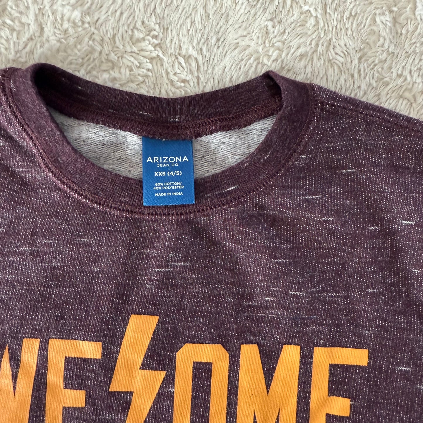 Size 4/5 | AWESOME crewneck