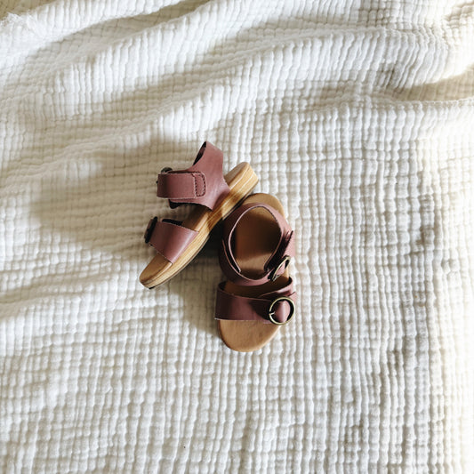 Size 7 | Old Navy blush wedge sandal