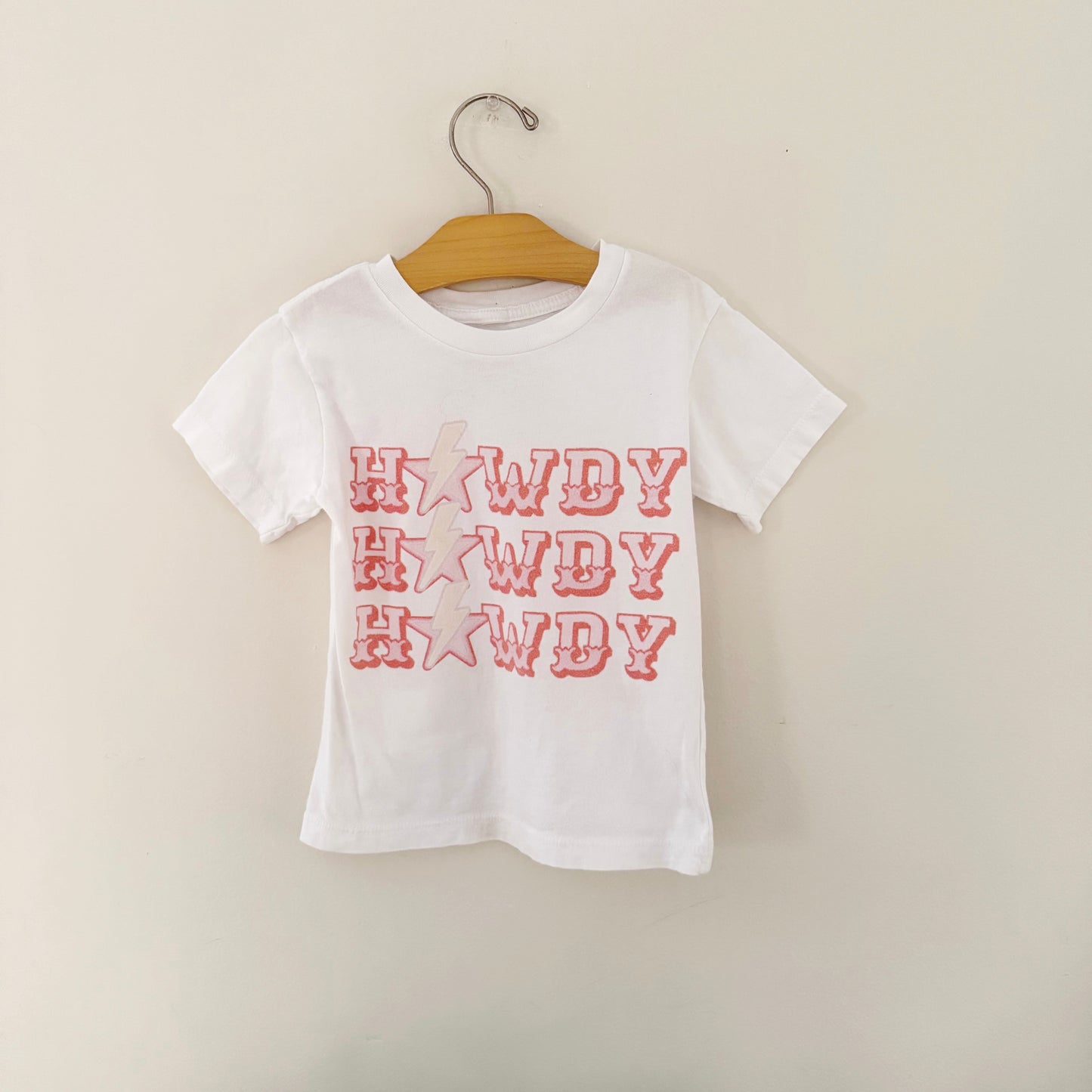 Size 3T | HOWDY tee