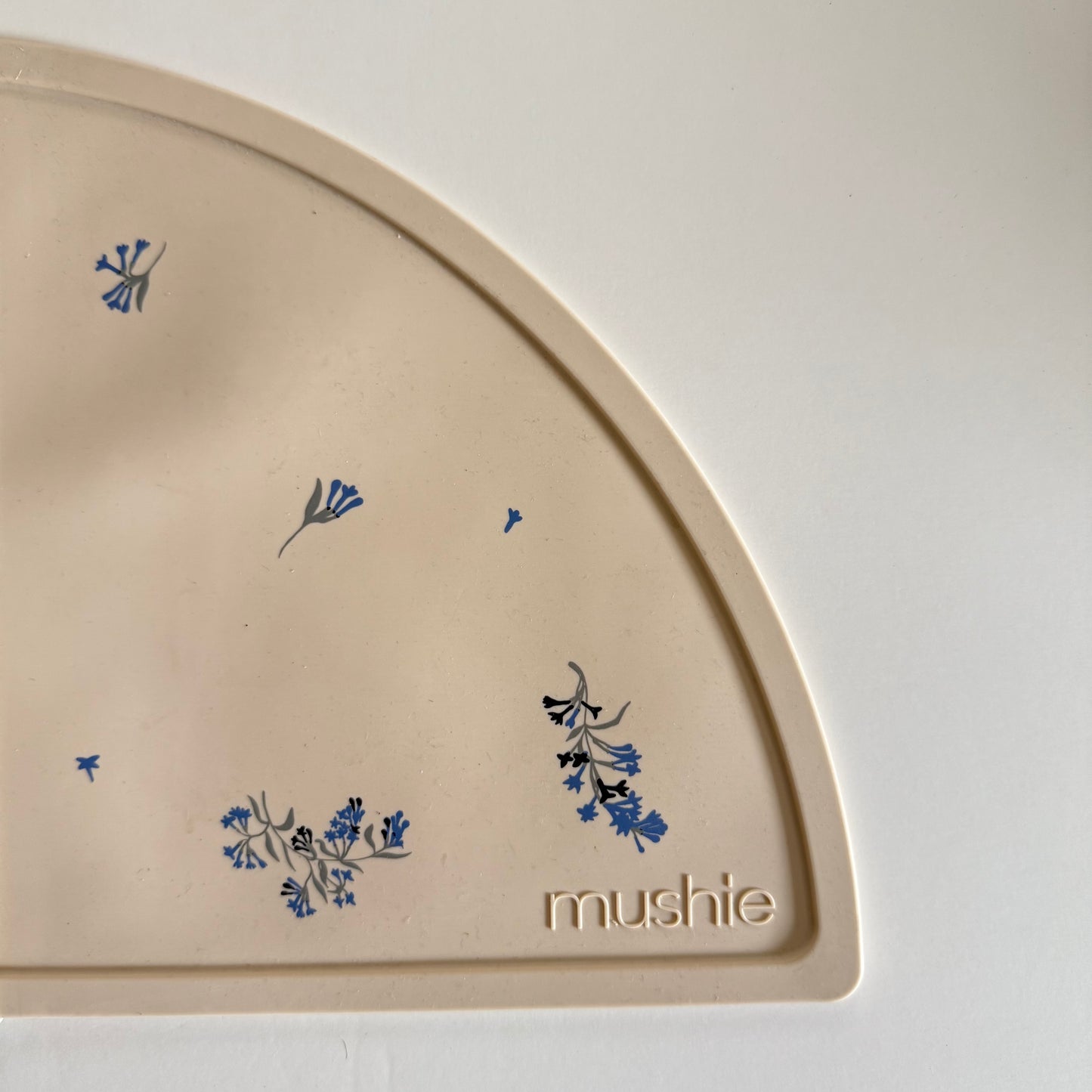 Mushie Silicone place mat