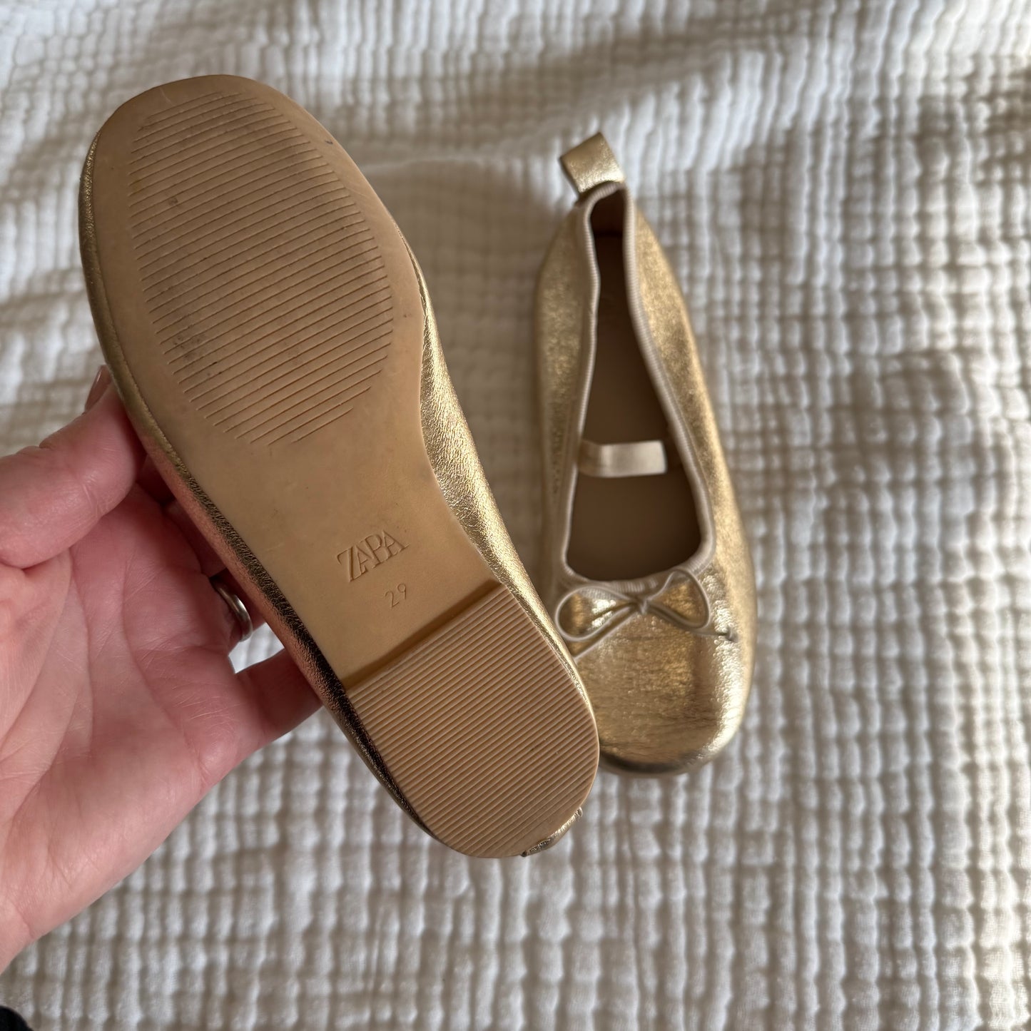 Size 11/11.5 | Zara gold bow ballet flats