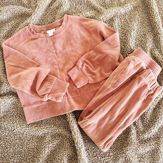 Size 7/8 | Matching velour set