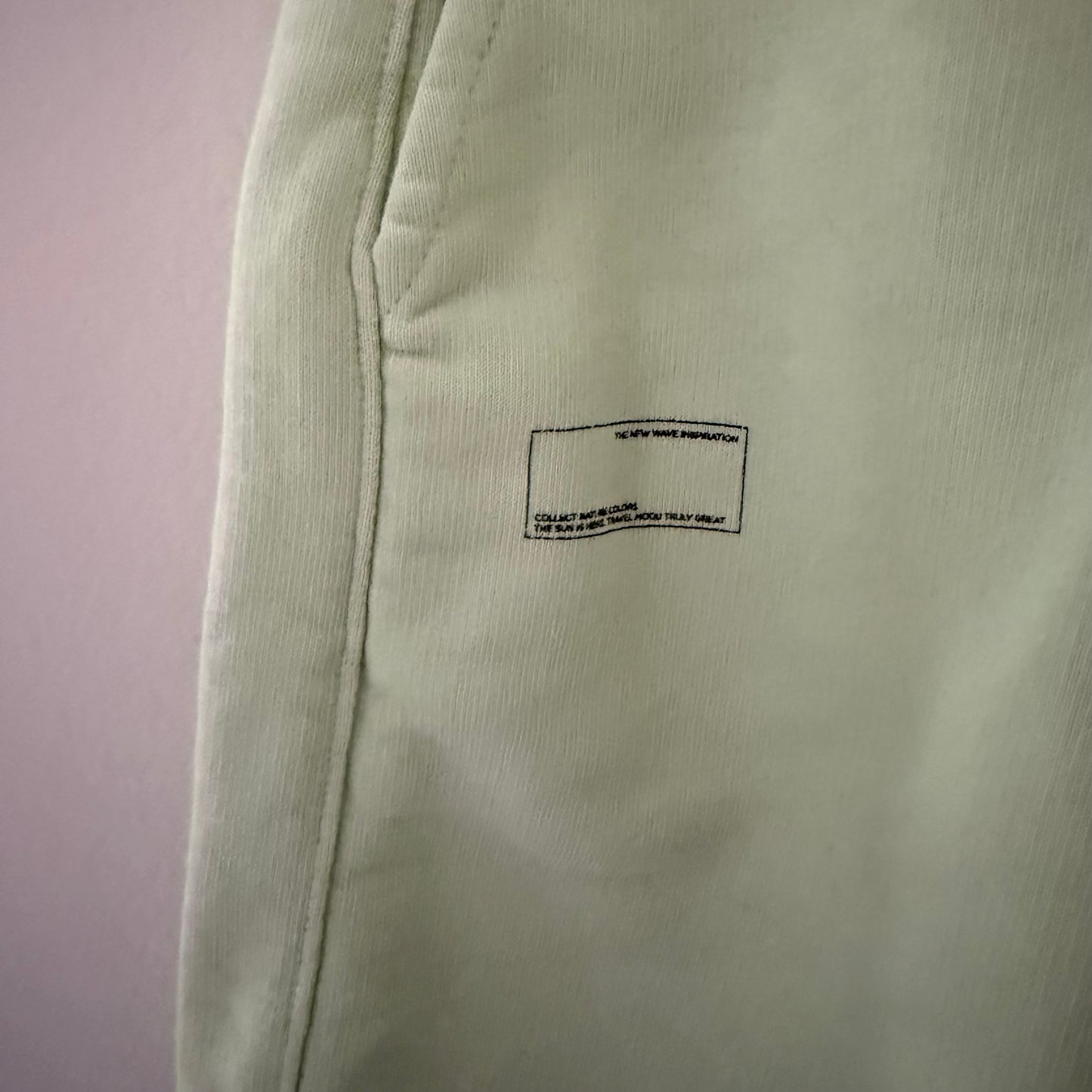 Size 10 | Zara melon green shorts
