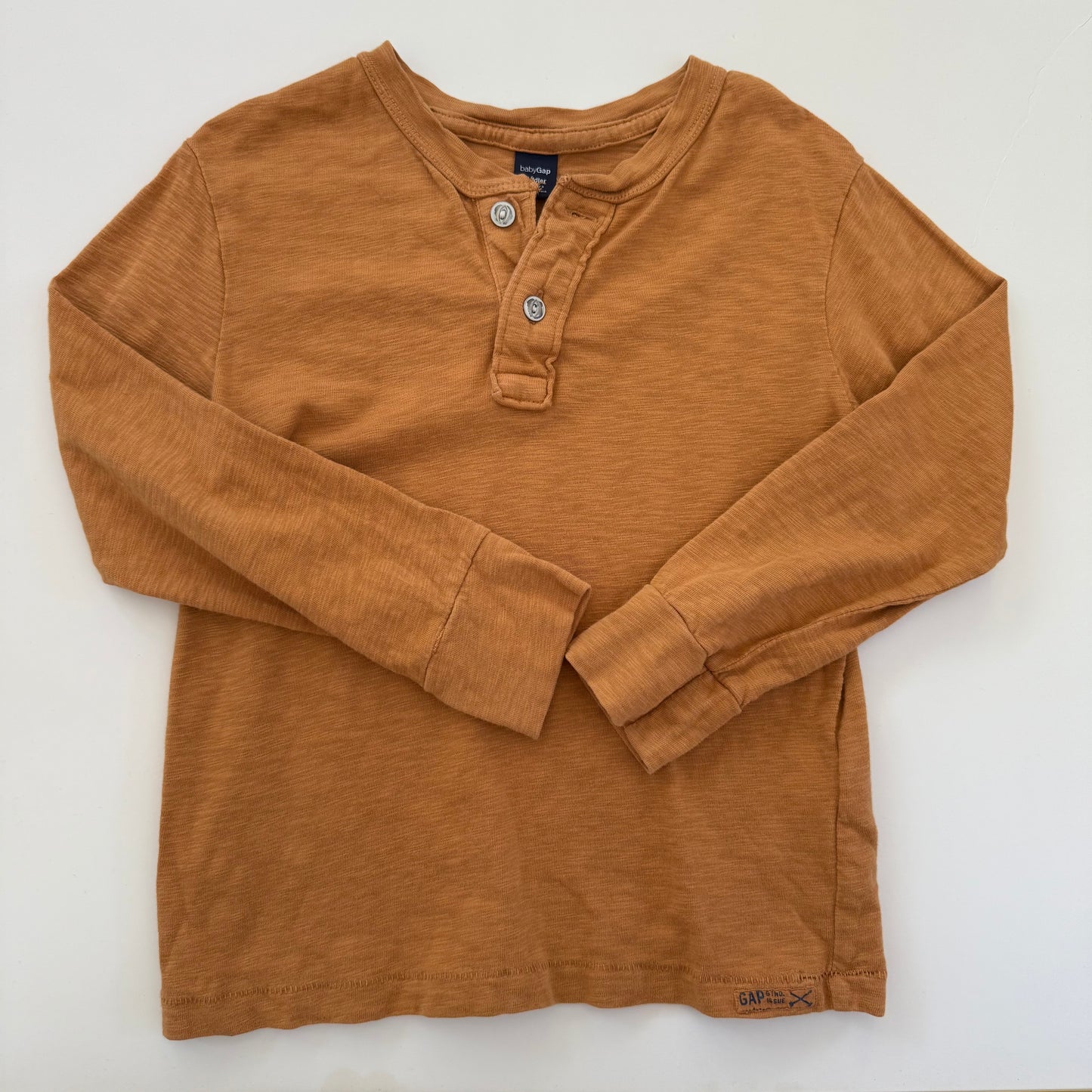 Size 4T | BabyGap three button henley