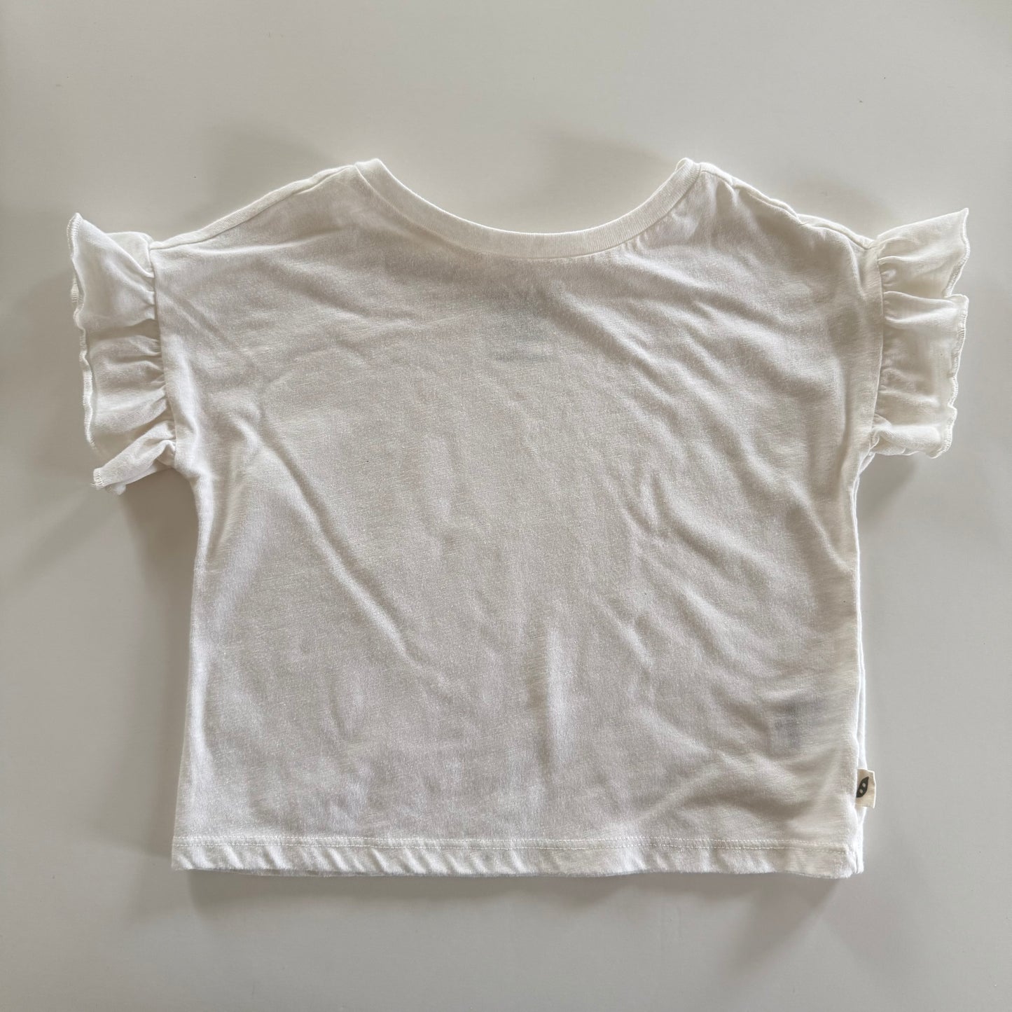 Size 2T | Cream ruffle sleeve tee