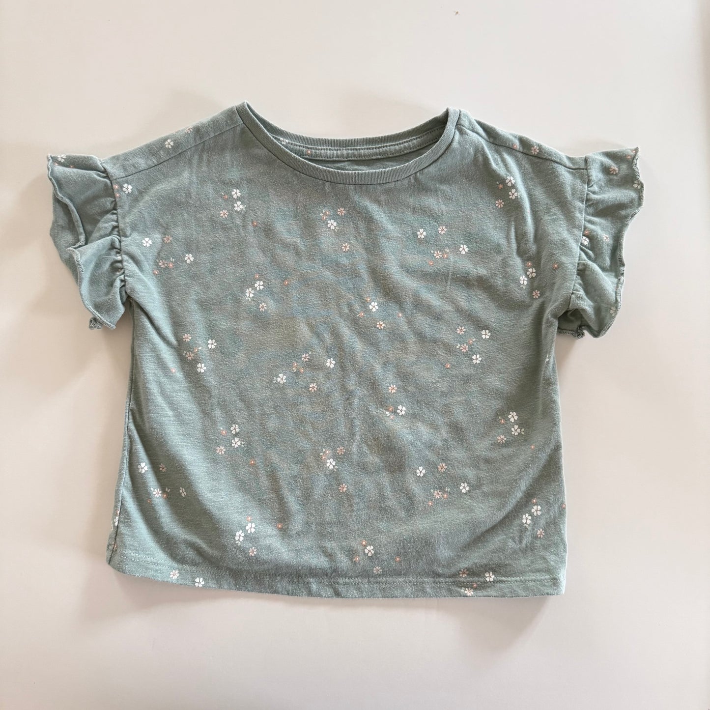 Size 2T | Floral ruffle sleeve tee