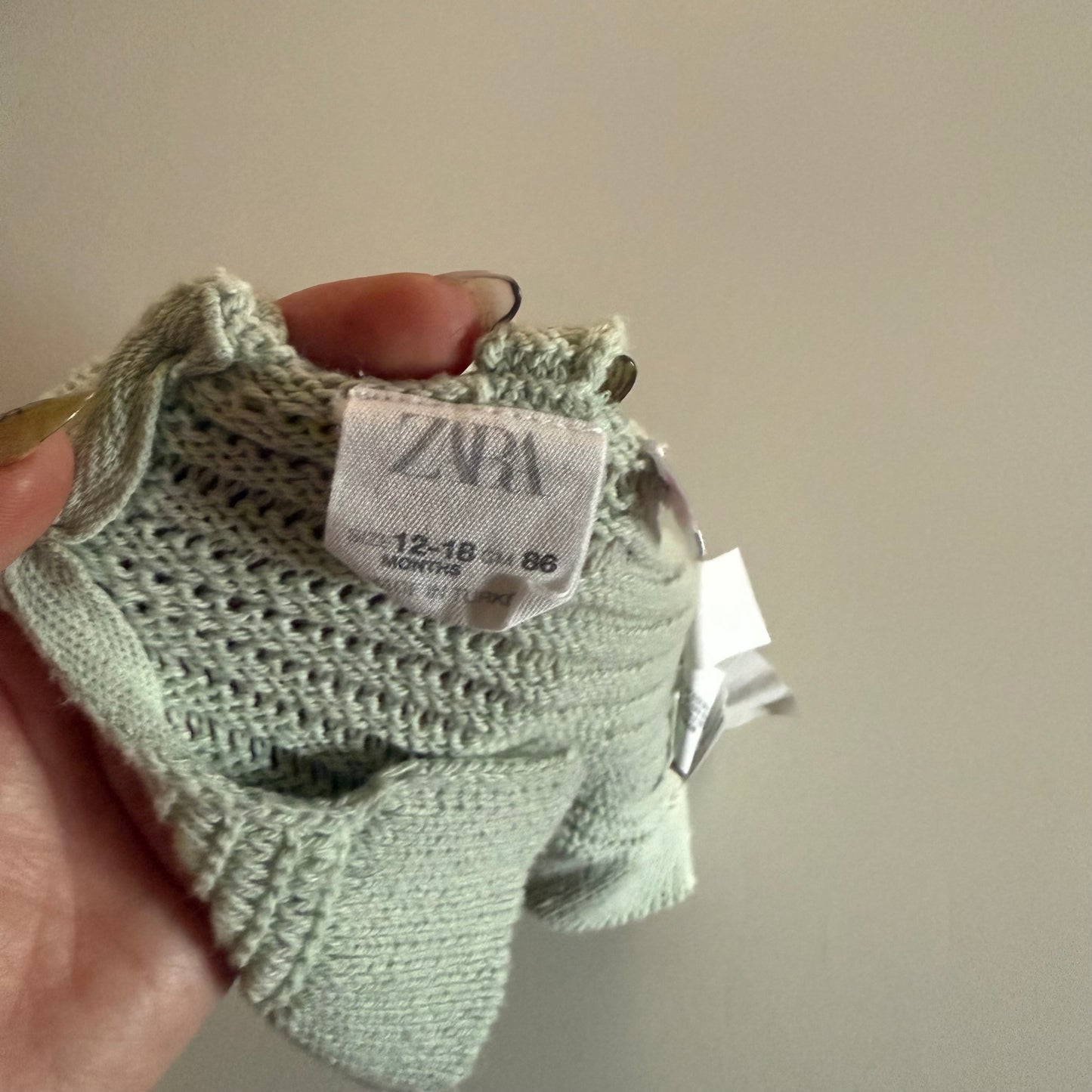 Size 12-18 | Zara knit top
