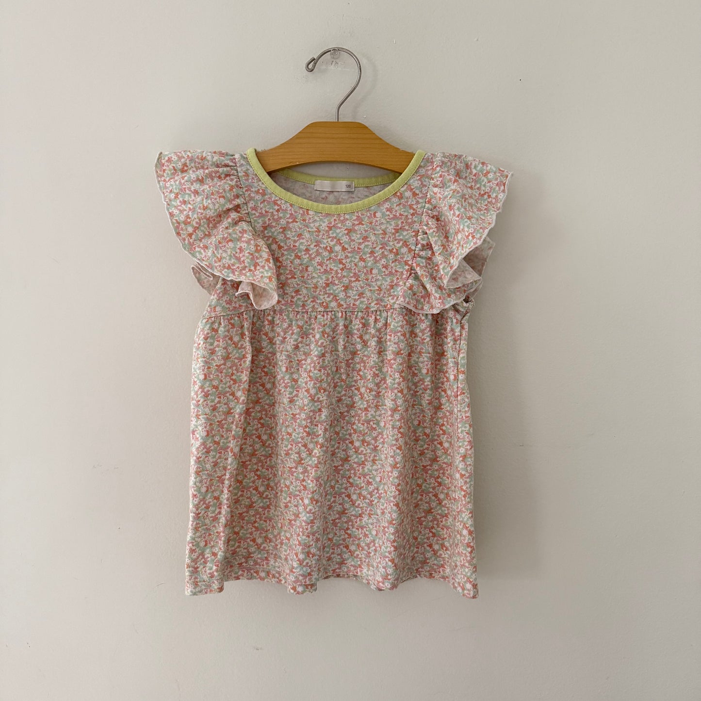 Size 5T | Floral flutter sleeve tunic