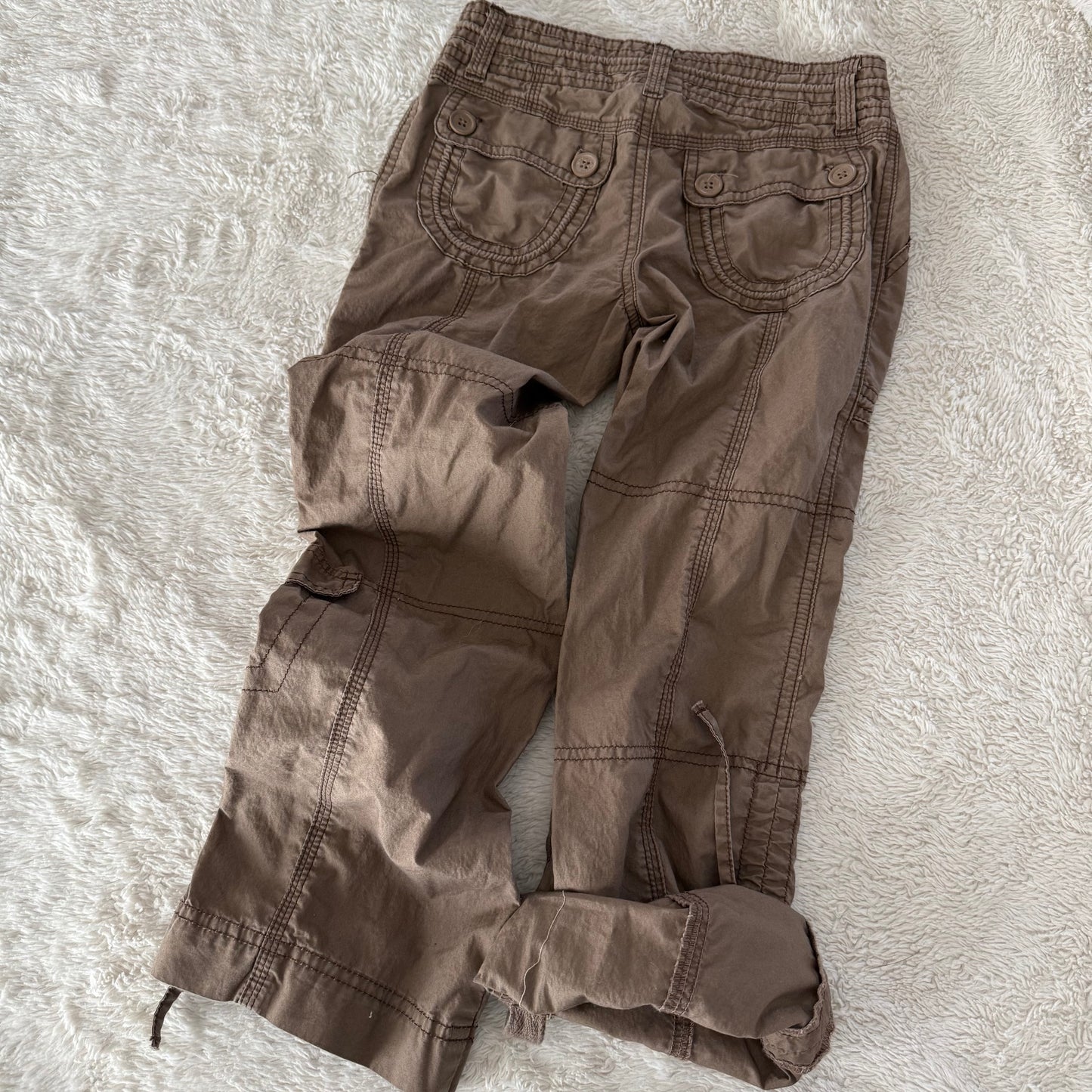 Size 7 | Vintage Y2K cargo adjustable capris/pants